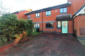Beautiful 2-Bed House in Bolton with free parking